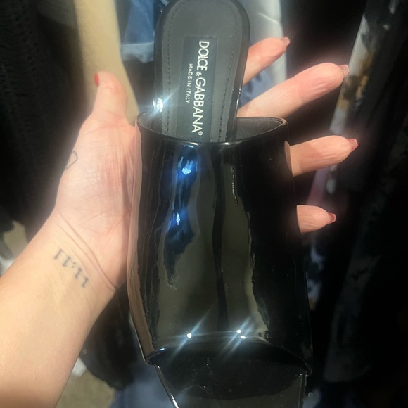 Almostt new dolce n gabanna heels - Picture 2 of 4